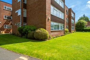 GROUND FLOOR TO THE REAR OF THE BLOCK- click for photo gallery